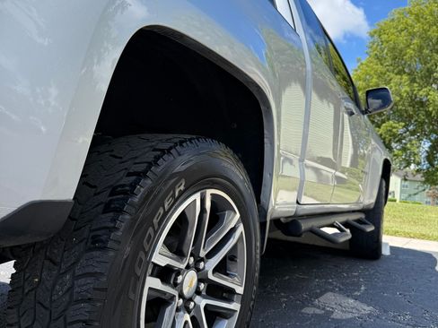 Used 2020 Chevrolet Colorado W/T w/ Custom Special Edition image 8