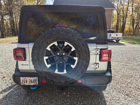 Used 2024 Jeep Wrangler Unlimited Rubicon 4xe w/ Convenience Group image 5