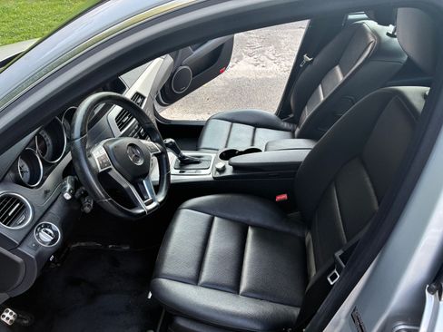 Used 2014 Mercedes-Benz C 300 4MATIC Sedan image 2