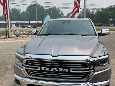 Used 2019 RAM 1500 Laramie AWD/4WD image 1