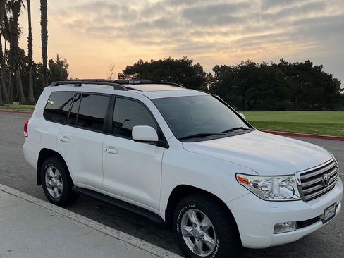 Used 2011 Toyota Land Cruiser image 15