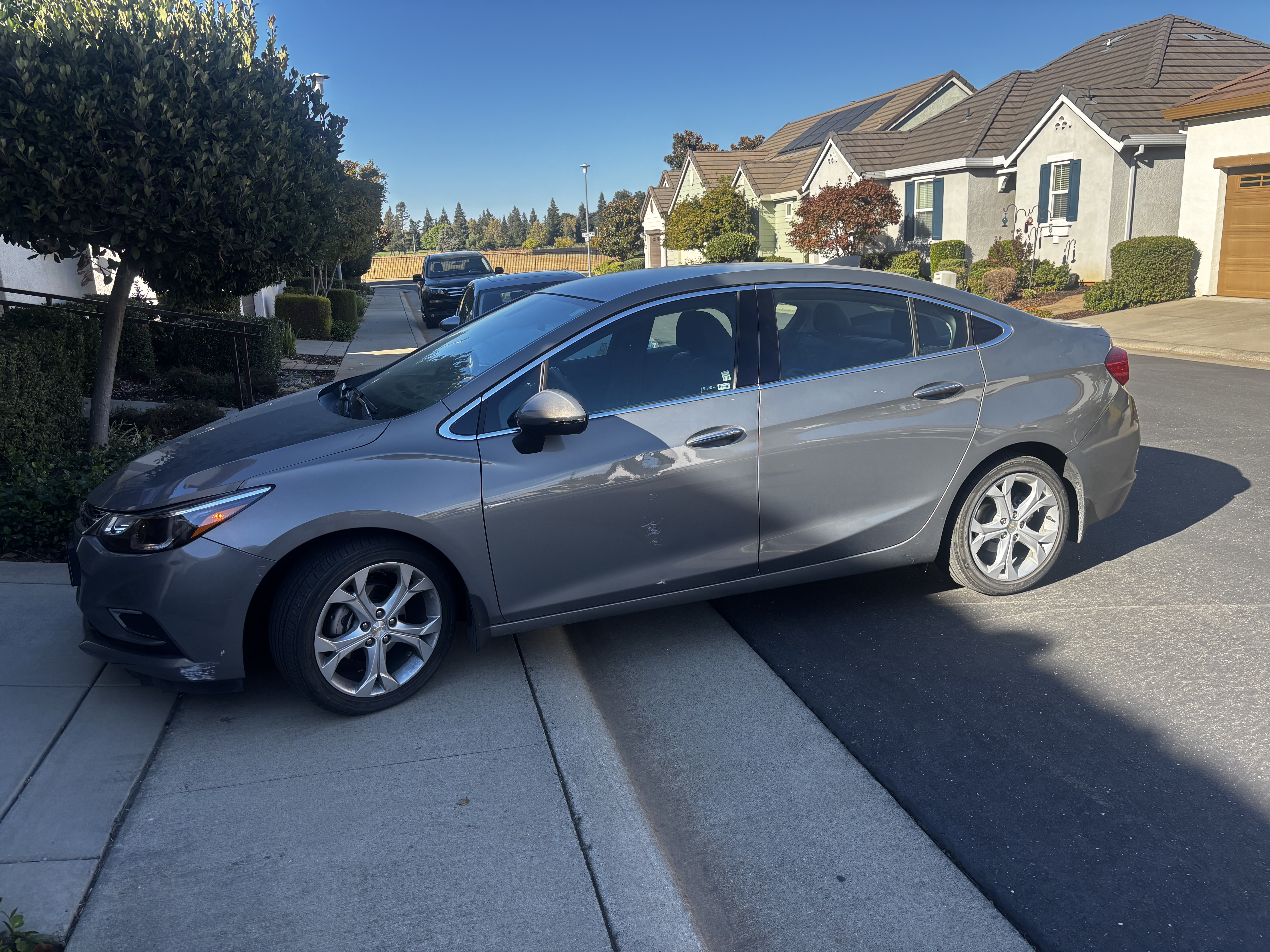 Used 2018 Chevrolet Cruze Premier w/ Enhanced Convenience Package FWD image 9