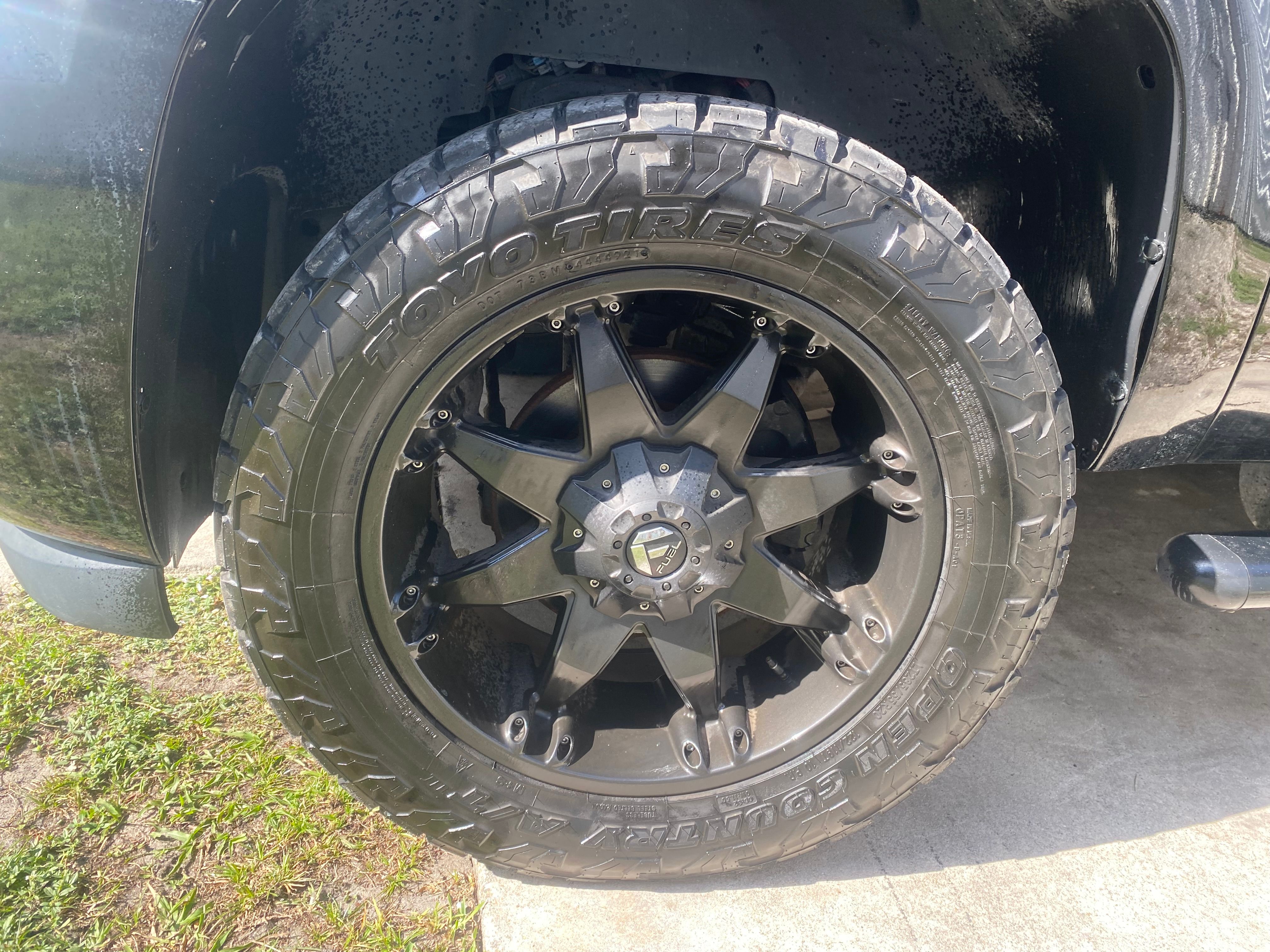 Used 2010 Chevrolet Tahoe LS w/ Convenience Package image 6
