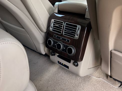 Used 2013 Land Rover Range Rover Supercharged AWD/4WD image 14