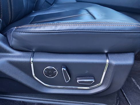 Used 2022 Ford Expedition Platinum image 12