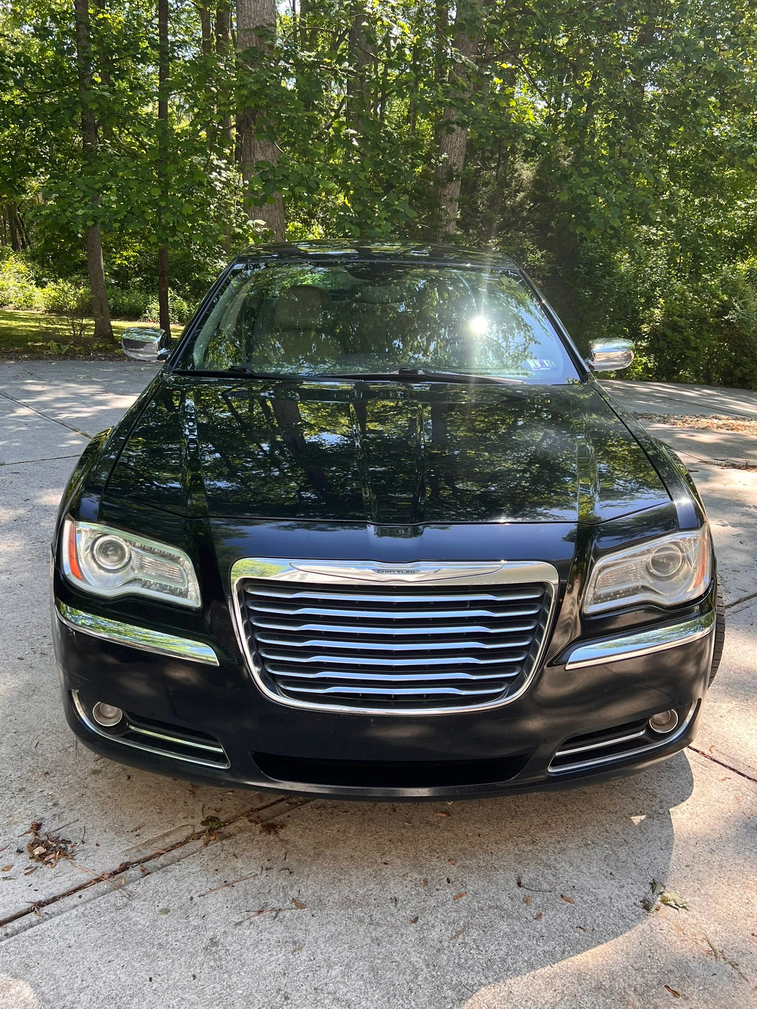 Used 2014 Chrysler 300 C RWD image 2