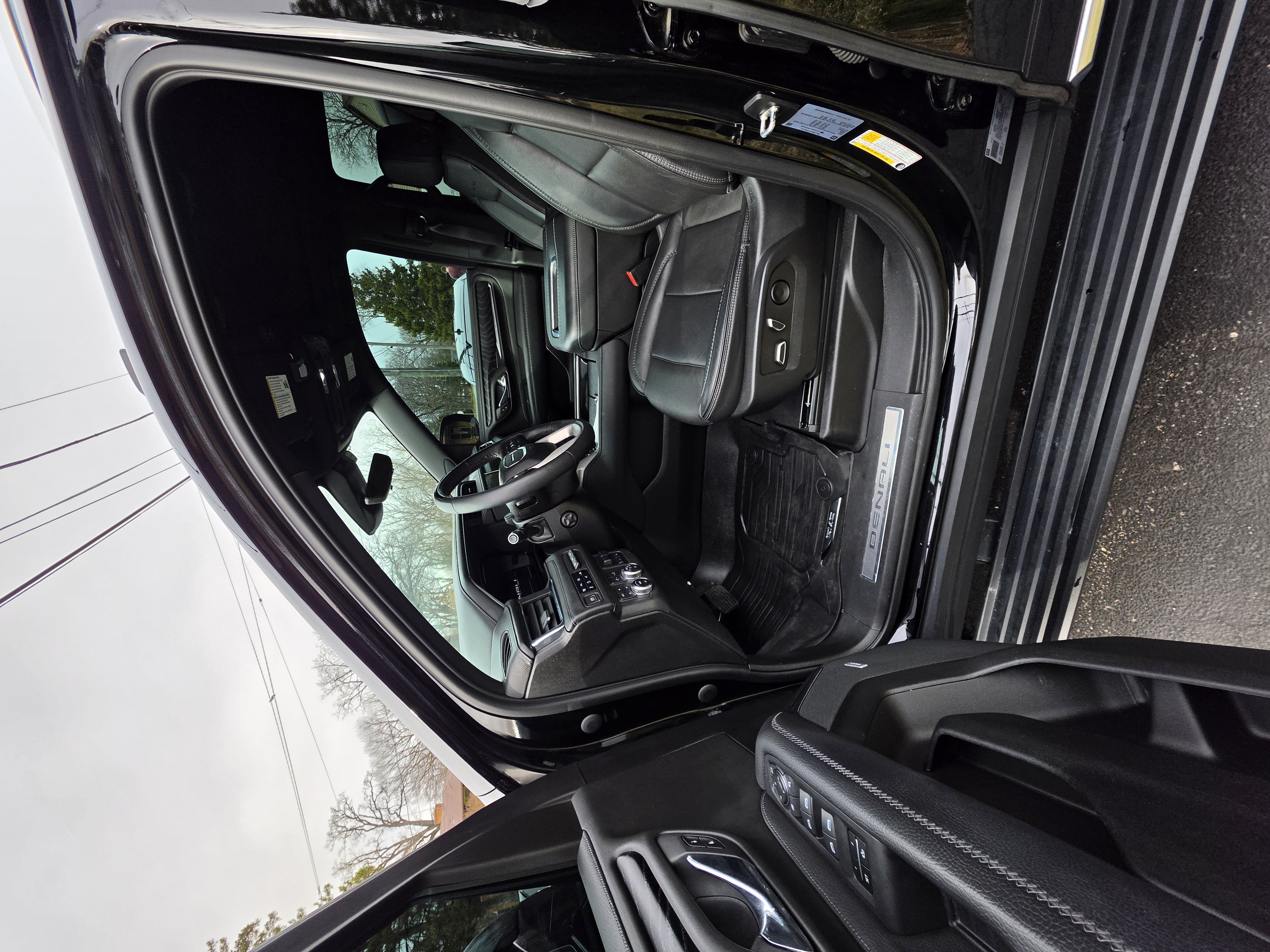 Used 2023 GMC Yukon Denali w/ Denali Reserve Package AWD/4WD image 9