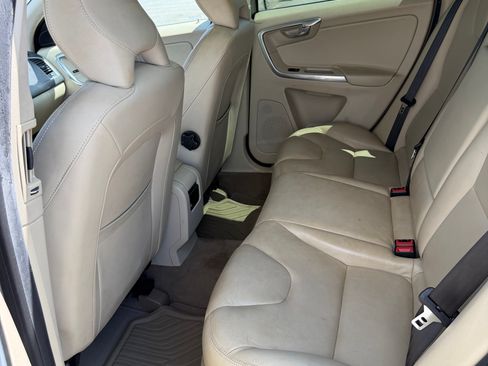 Used 2015 Volvo XC60 T5 Premier FWD image 11