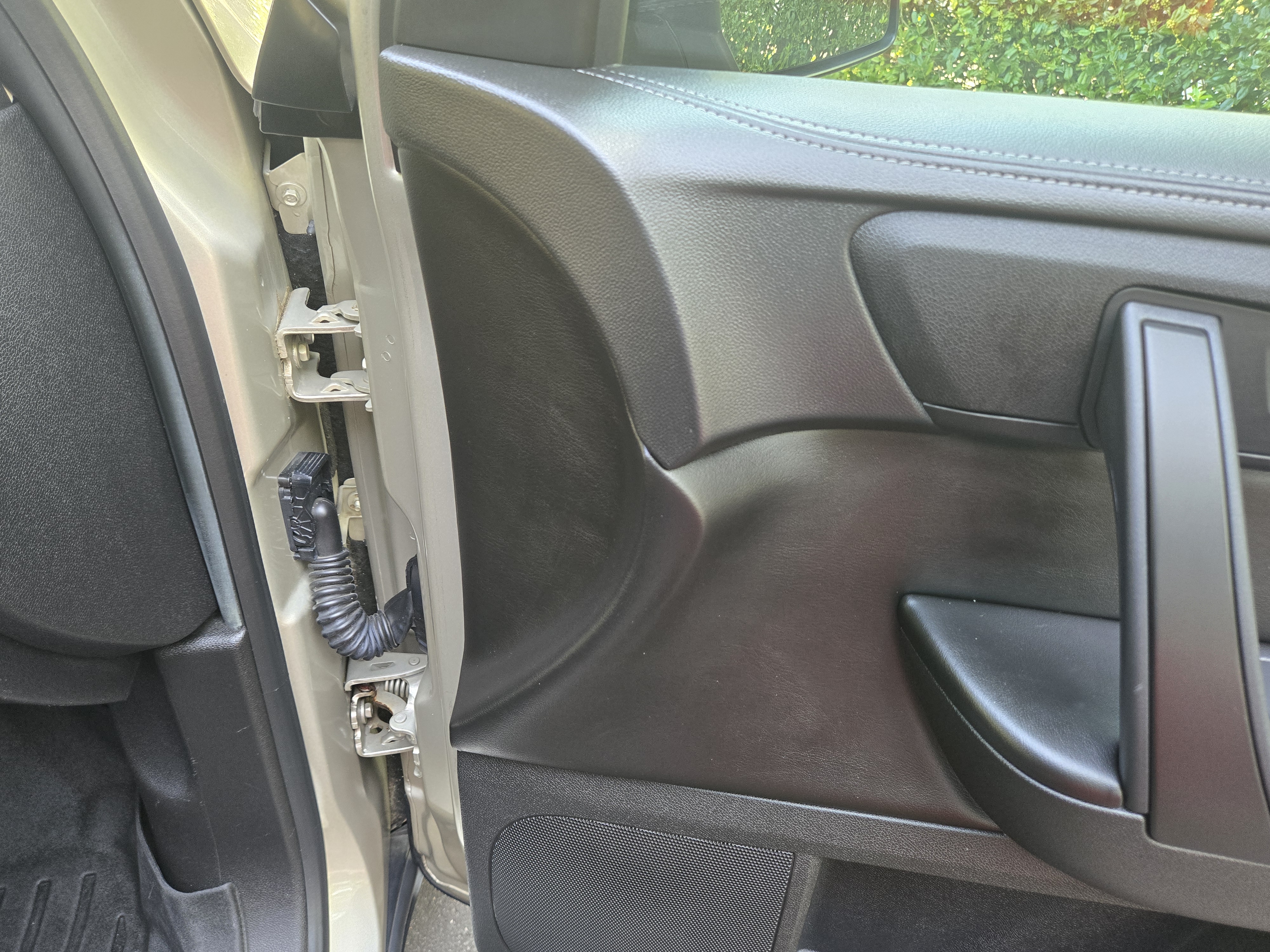 Used 2016 GMC Acadia SLE FWD image 29