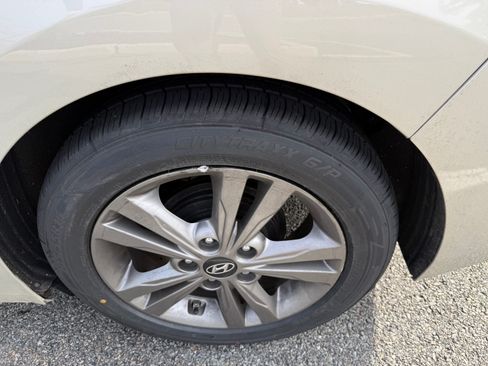 Used 2017 Hyundai Elantra SE image 13