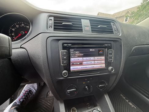 Used 2015 Volkswagen Jetta S FWD image 13