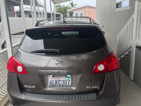 Used 2010 Nissan Rogue SL w/ Premium Pkg image 4