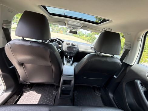 Used 2017 Volkswagen Jetta SE FWD image 14