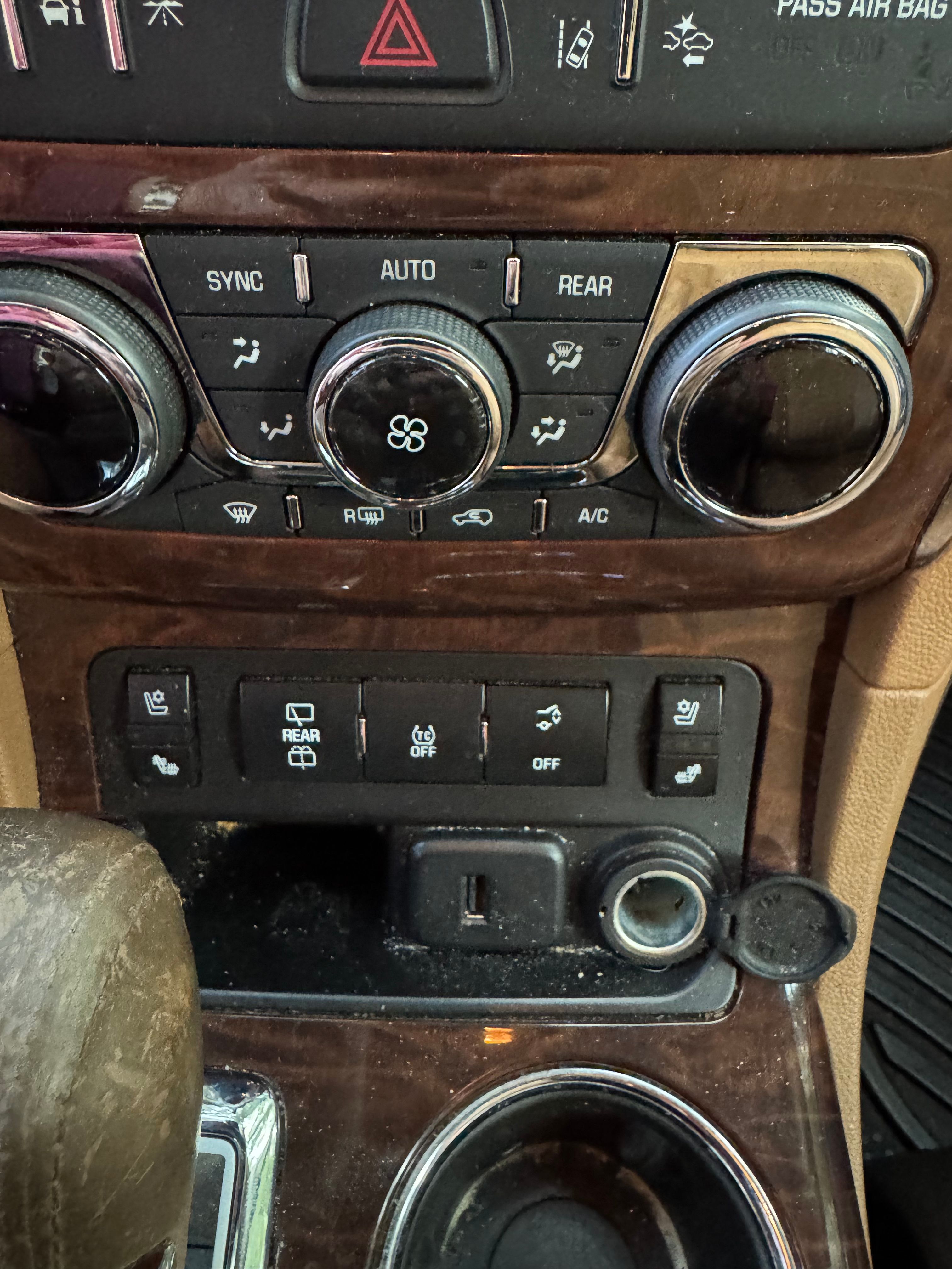 Used 2015 Buick Enclave Premium FWD image 4