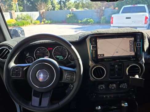 Used 2017 Jeep Wrangler Unlimited Sahara w/ Connectivity Group image 20