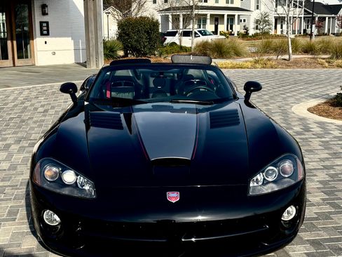 Used 2004 Dodge Viper SRT-10 image 8