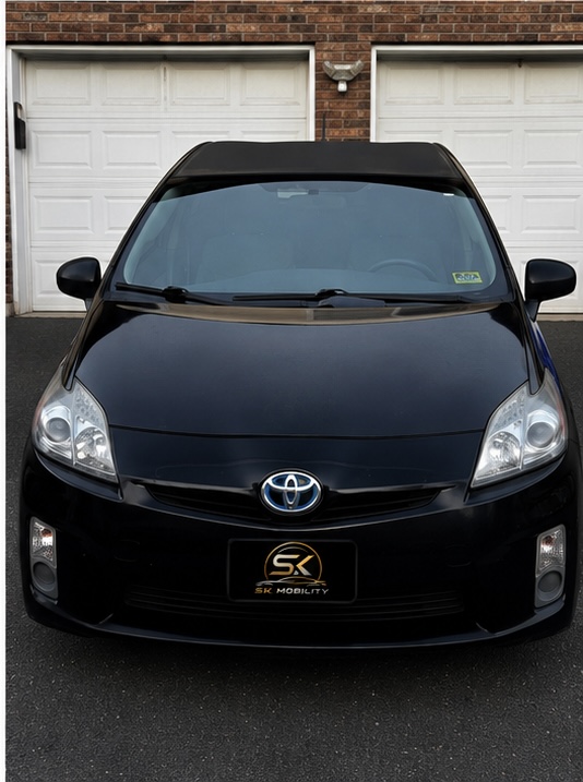 Used 2011 Toyota Prius Three FWD image 1