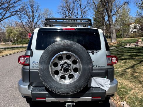 Used 2012 Toyota FJ Cruiser 4WD w/ Upgrade Pkg image 4