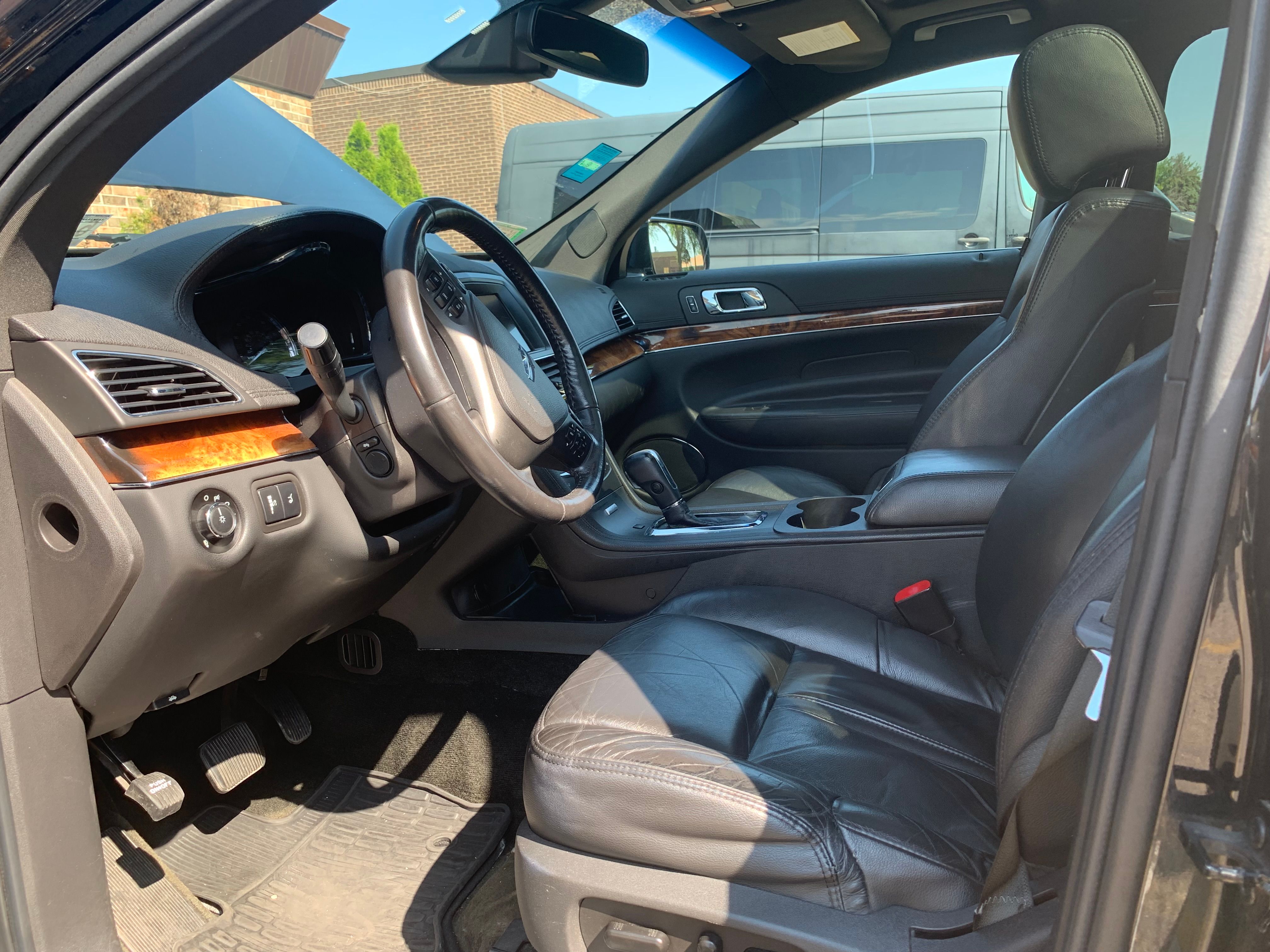 Used 2018 Lincoln MKT AWD image 6