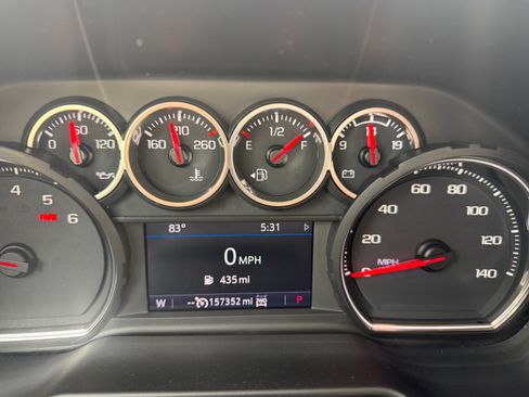 Used 2021 Chevrolet Suburban LT AWD/4WD image 18