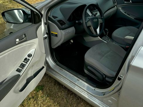 Used 2016 Hyundai Accent SE FWD image 17