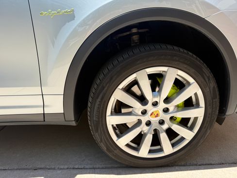 Used 2016 Porsche Cayenne S AWD/4WD image 16