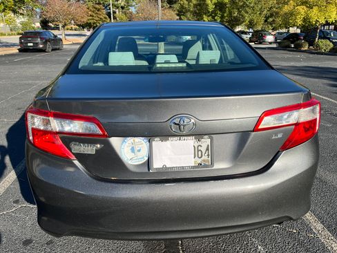 Used 2013 Toyota Camry LE image 6