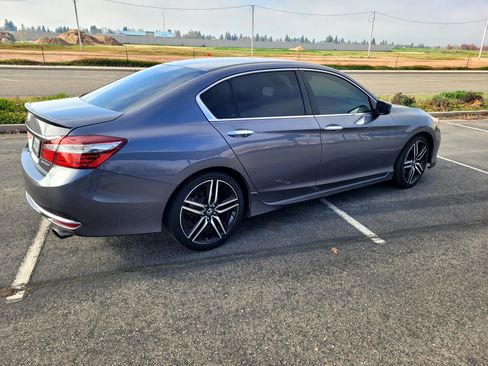 Used 2016 Honda Accord Sport image 5