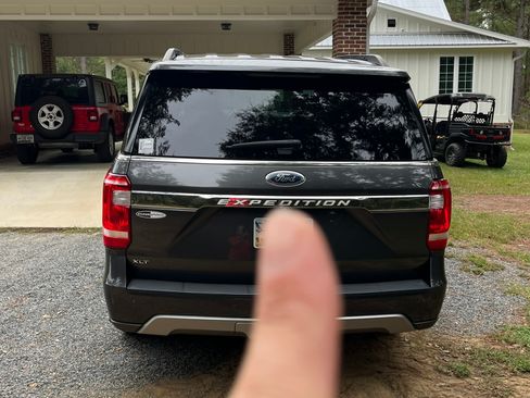 Used 2020 Ford Expedition XLT w/ Equipment Group 202A image 5