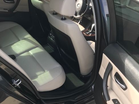 Used 2010 BMW 328i Sedan RWD image 14