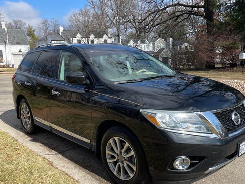 Used 2015 Nissan Pathfinder SL w/ Cargo Package image 4