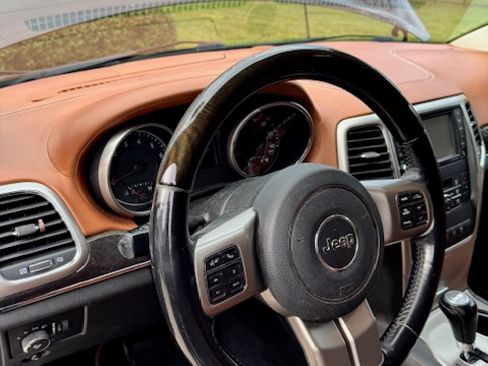 Used 2012 Jeep Grand Cherokee Overland Summit image 25