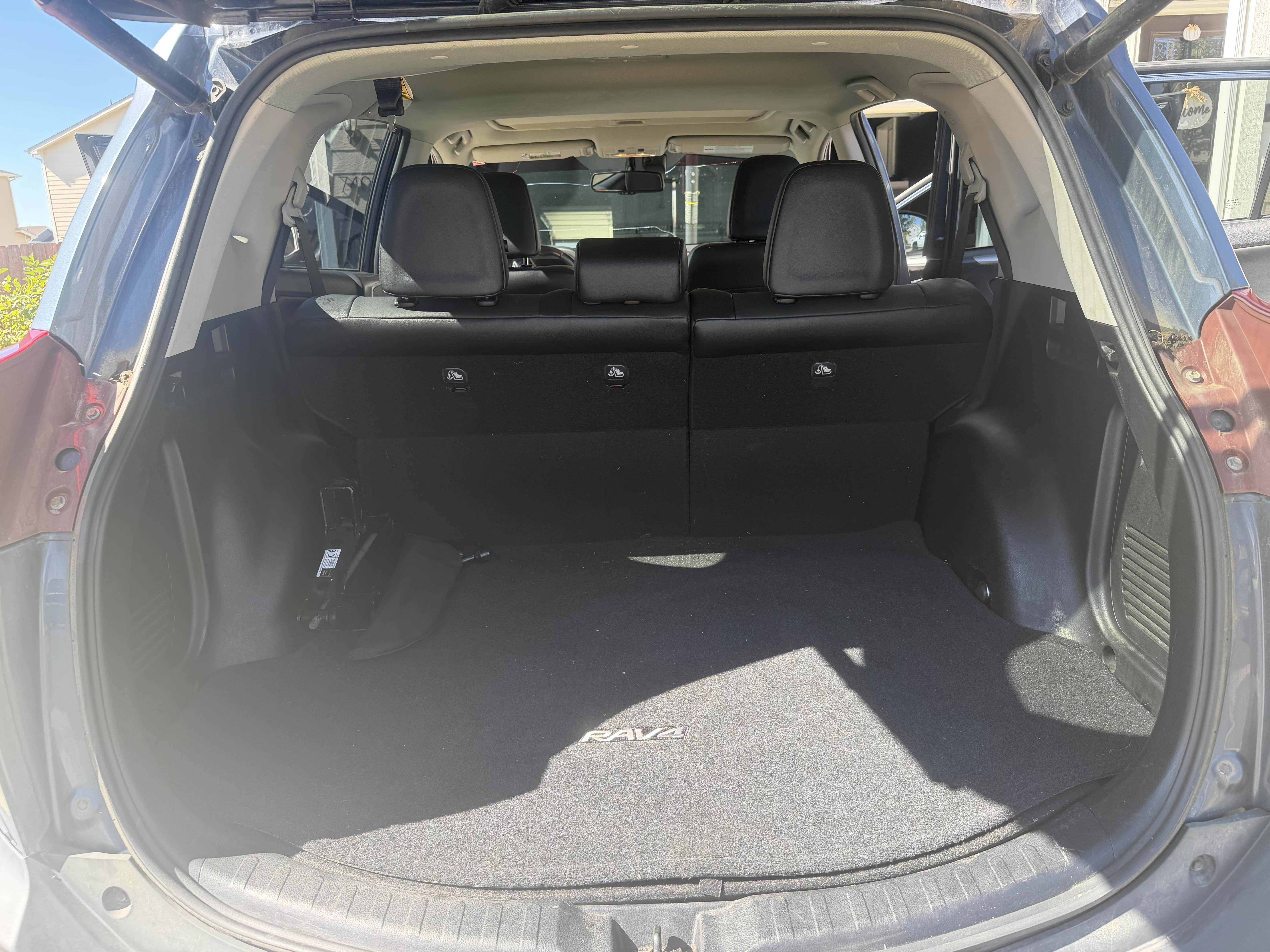 Used 2014 Toyota RAV4 Limited w/ Technology Package AWD/4WD image 9