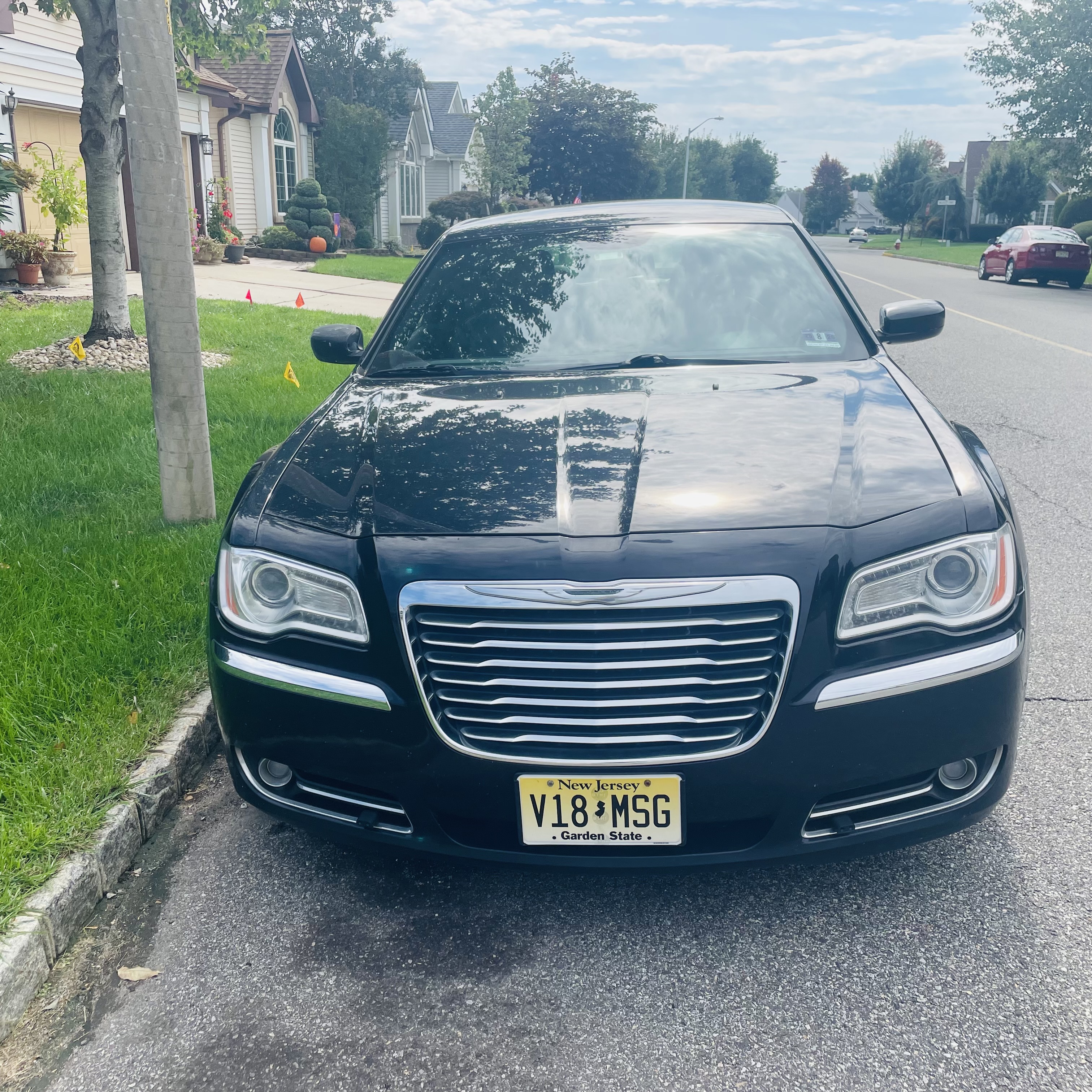 Used 2014 Chrysler 300 w/ Driver Convenience Group RWD image 9