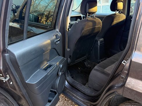 Used 2016 Jeep Patriot Sport FWD image 9