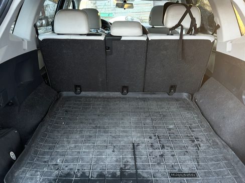 Used 2019 Volkswagen Tiguan SE w/ Panoramic Sunroof Package image 16