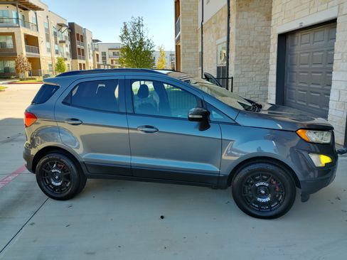 Used 2020 Ford EcoSport SE image 16
