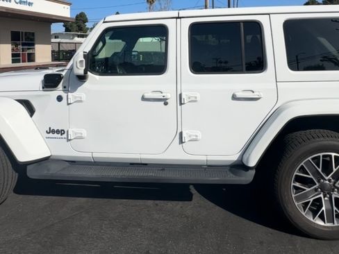 Used 2023 Jeep Wrangler Unlimited Sahara image 4