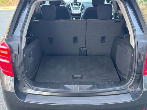 Used 2017 Chevrolet Equinox LT w/ Convenience Package image 12