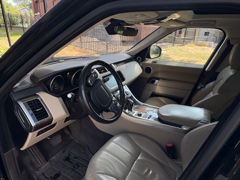 Used 2017 Land Rover Range Rover Sport HSE image 5