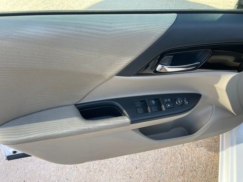 Used 2016 Honda Accord LX image 30