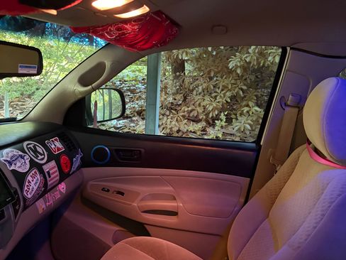 Used 2010 Toyota Tacoma PreRunner RWD image 10