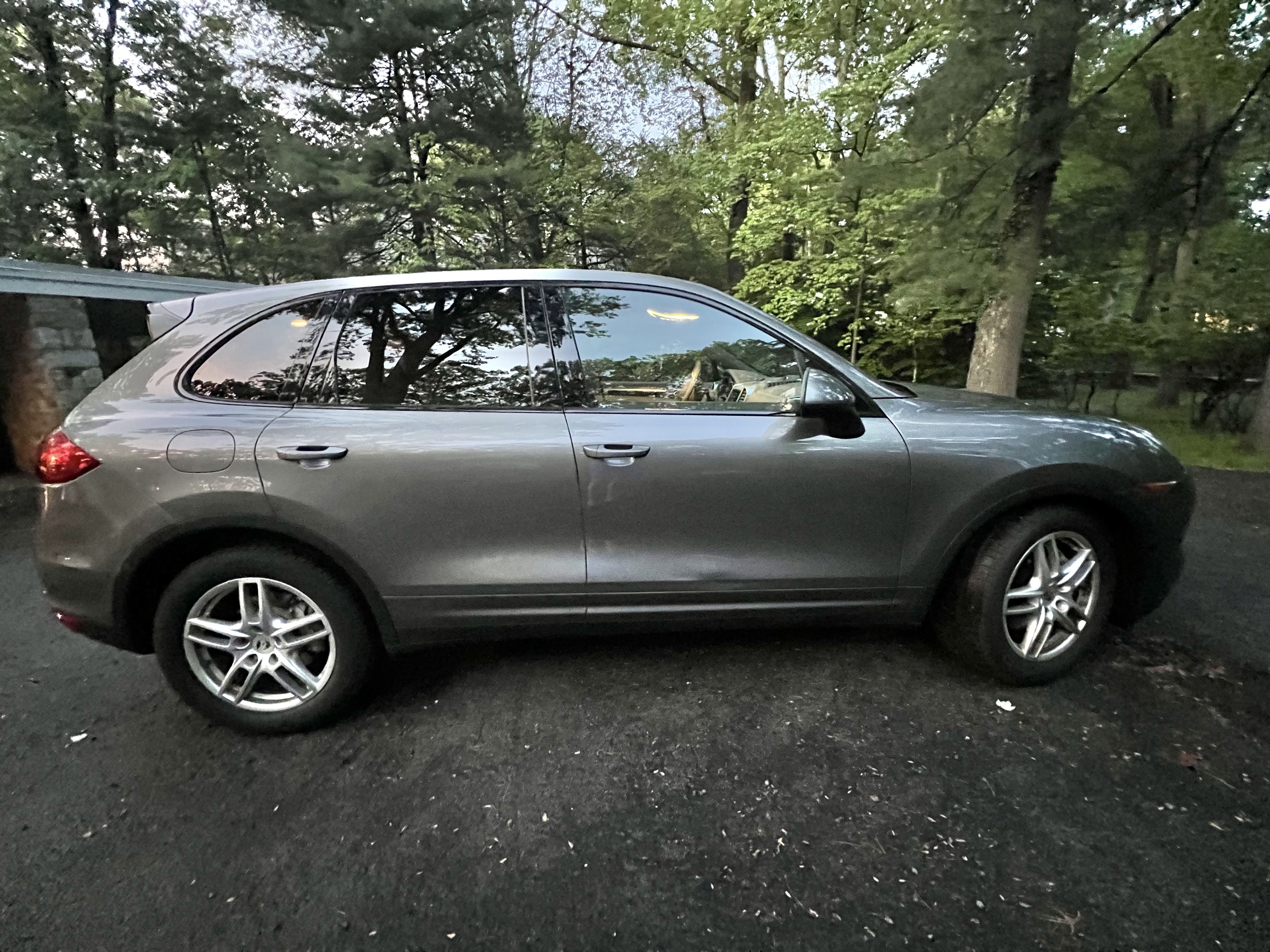 Used 2011 Porsche Cayenne S AWD/4WD image 8