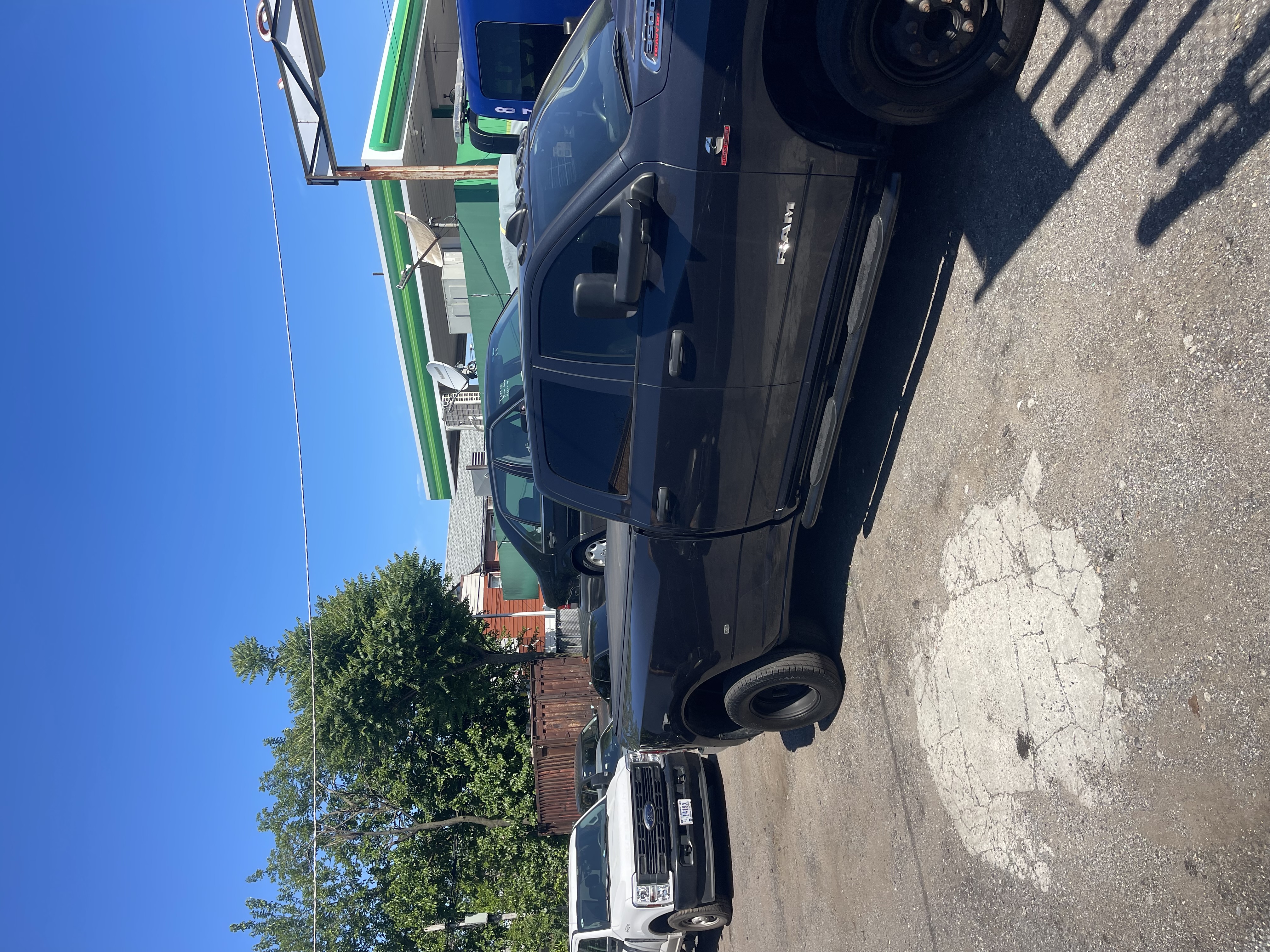 Used 2020 RAM 3500 Tradesman w/ Chrome Appearance Group AWD/4WD image 16