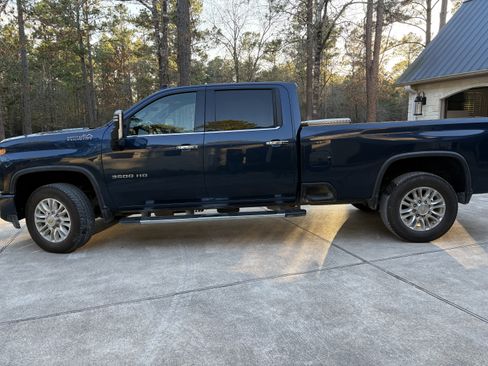 Used 2021 Chevrolet Silverado 3500 High Country w/ Z71 Off-Road Package image 6