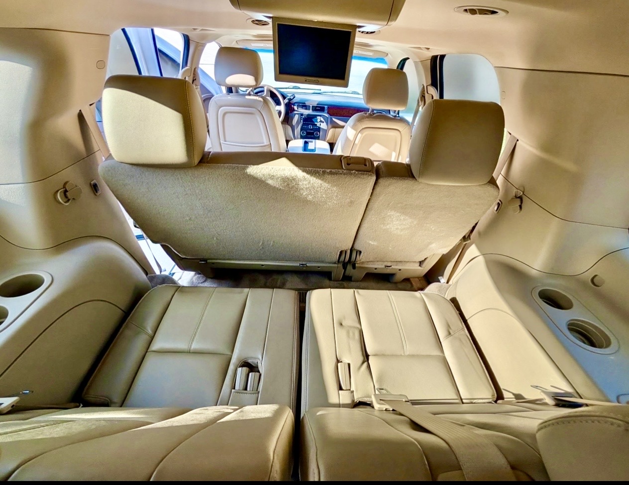 Used 2012 GMC Yukon XL SLT w/ SLT-2 Equipment Package AWD/4WD image 12