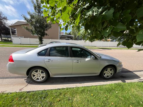 Used 2014 Chevrolet Impala LT w/ LT Sunroof Package FWD image 12