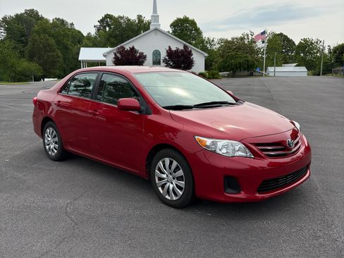 Used 2013 Toyota Corolla LE FWD image 9