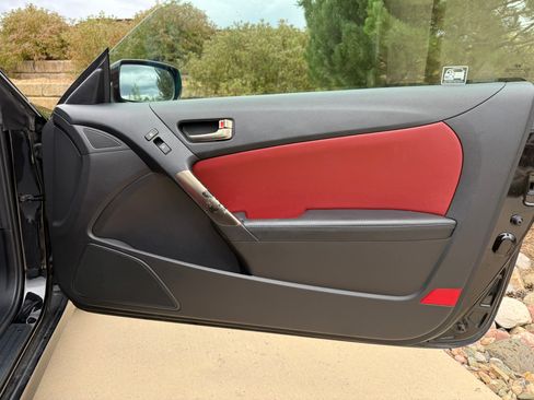 Used 2013 Hyundai Genesis 3.8 image 14