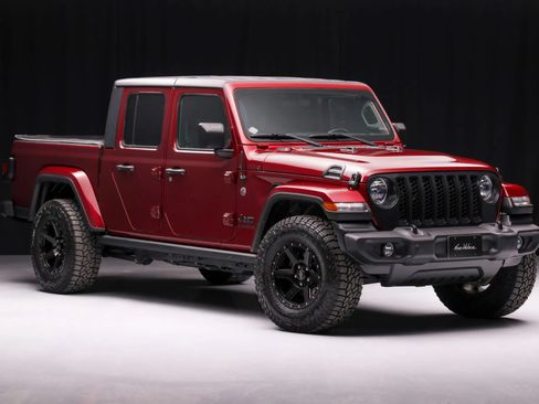Used 2021 Jeep Gladiator Sport image 2